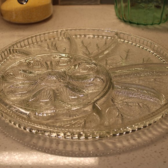 Pebble Leaf Egg Tray - Picture 2 of 4